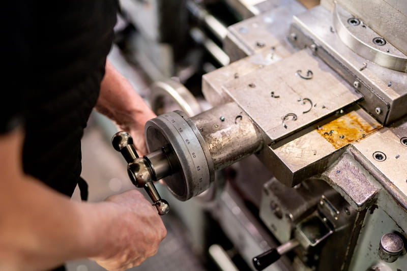 bearbetning montering svarvning kilspårsdragning svetsning