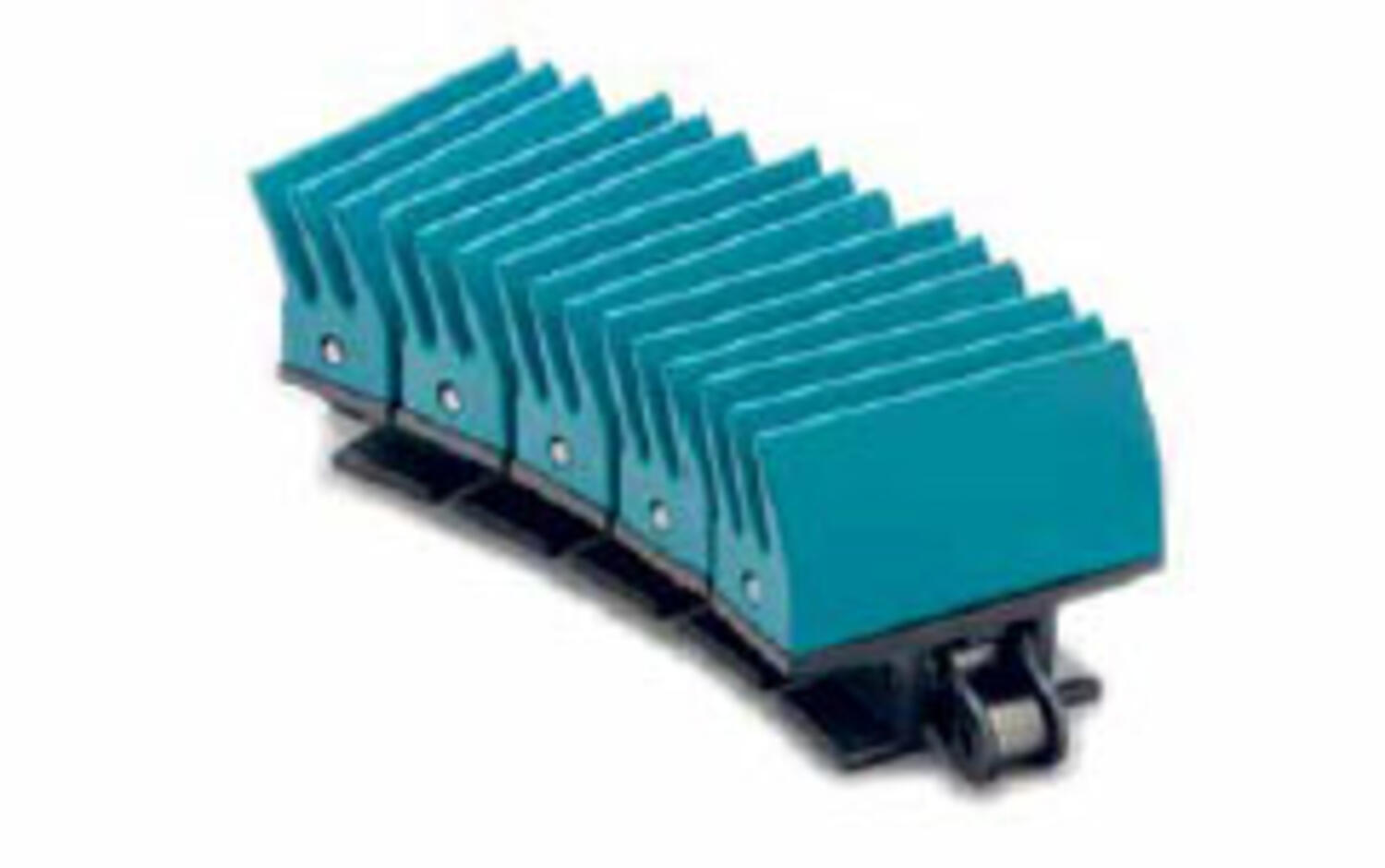 Kurvgående blå bandkedja monterad på rullkedja